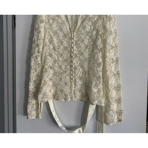 Beautiful lace and bugle beads with satin sash & trim. Size 8 - Picture 11 of 13